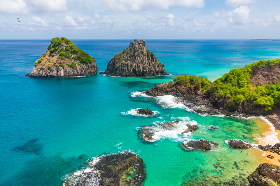 Das Inselparadies Fernando de Noronha öffnet wieder für Touristen, die Corona bereits hinter sich haben (Bild: Getty Images)