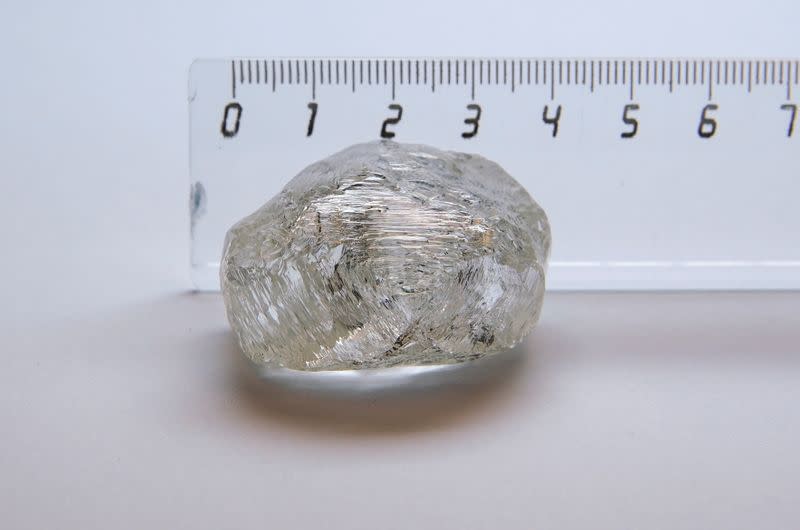 Alrosa presents a rare rough diamond in Moscow