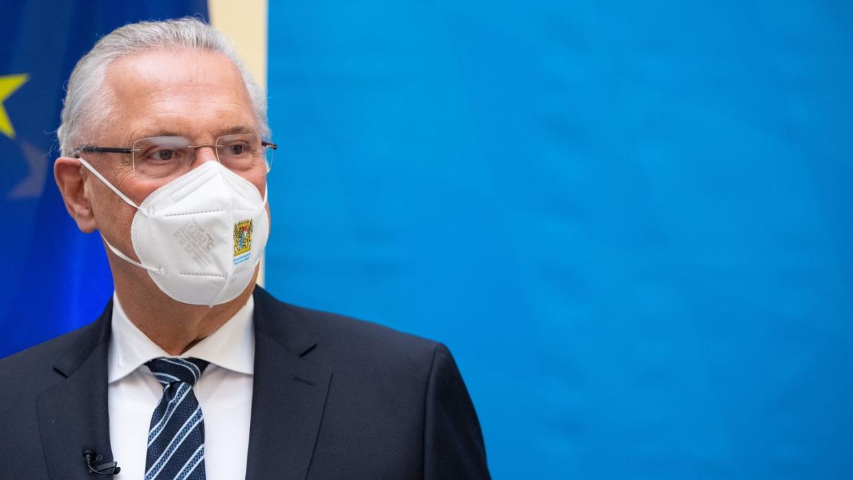 Joachim Herrmann (CSU), Innenminister von Bayern, bei einer Pressekonferenz.