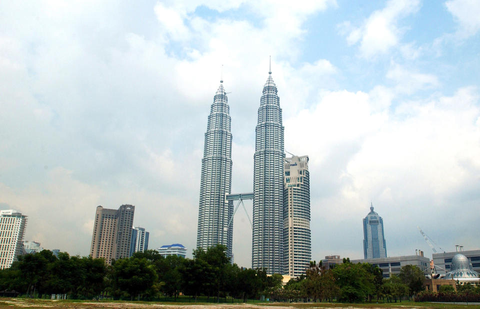 <p><b>Malaysia</b></p> <p><b>GDP (PPP) per capita:</b> $15,589 (2011)</p> <p>(Photo by Chris Hondros/Getty Images)</p>