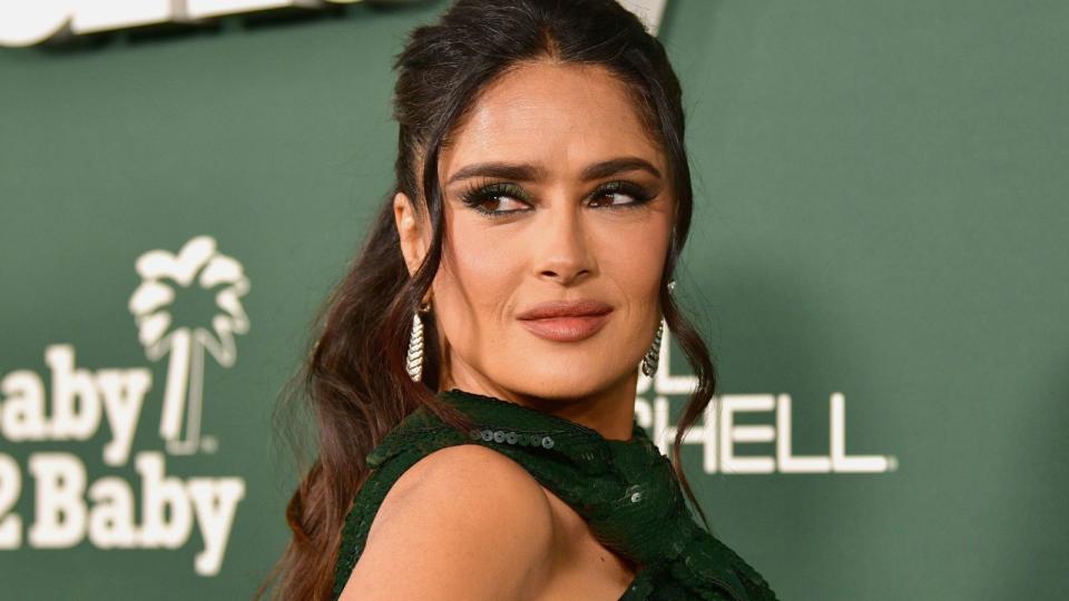 Salma Hayek wearing eye makeup looks brown eyes