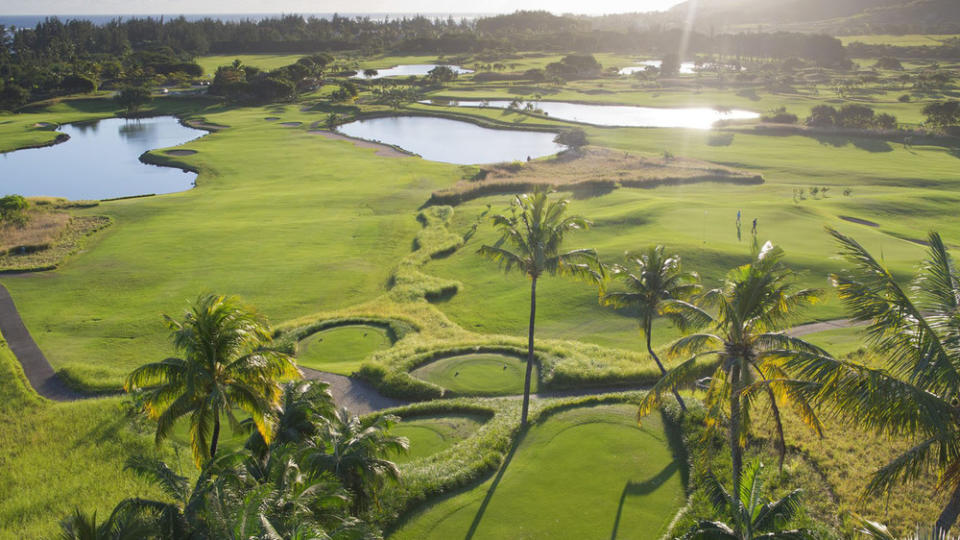 Obwohl sie als die Hochzeitsinsel schlechthin gilt, erleben auch andere ihre Hoch-Zeit auf Mauritius, ohne zu heiraten. Zum Beispiel Golfspieler, für die sich ein Highlight nach dem anderen auftut.