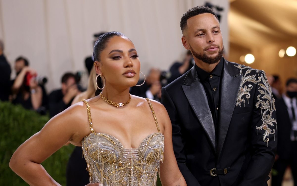 Ayesha and Stephen Curry have decorated their living room in 2023's most on- trend (but publicly shunned) color