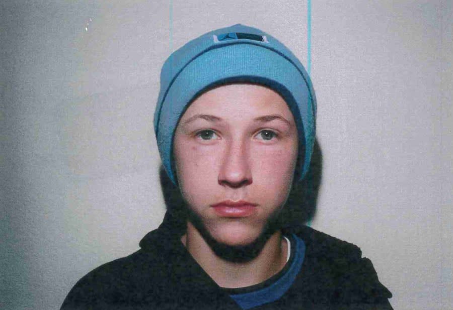 <em>Mark Ford, seen here at 15, after his arrest for the murder of Vincent Gomes in February 2003. (KLAS)</em>