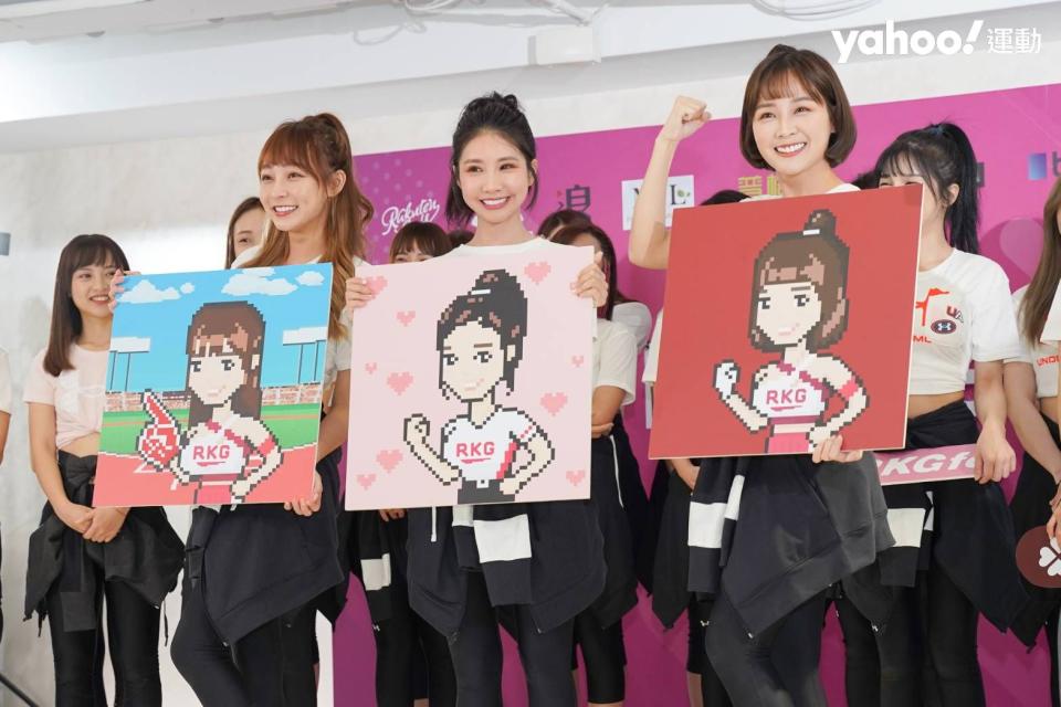 樂天女孩（Rakuten Girls）籃籃（圖右）、林襄（圖左）與筠熹與樂天女孩NFT設計。（Yahoo奇摩運動）