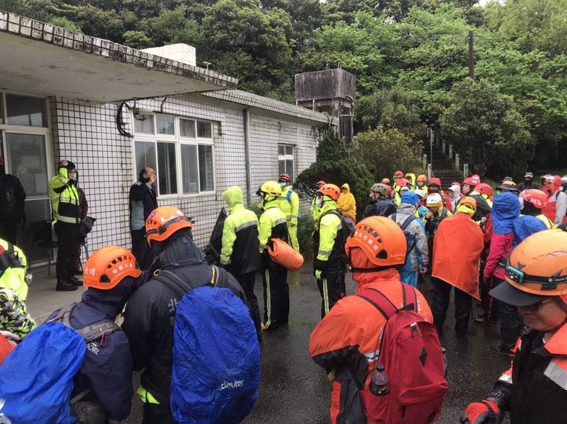 警消出動上百位人力，最終找到新北婦遺體。（圖／東森新聞）