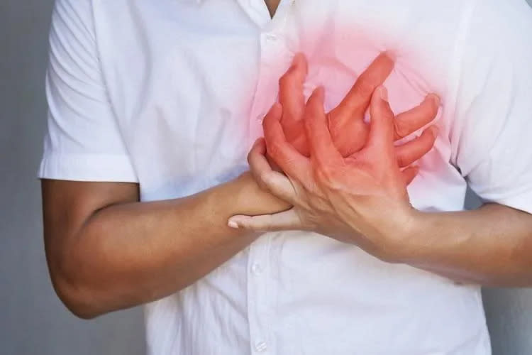 胸痛的原因多樣化，可能來自不同的器官。（示意圖／資料庫）