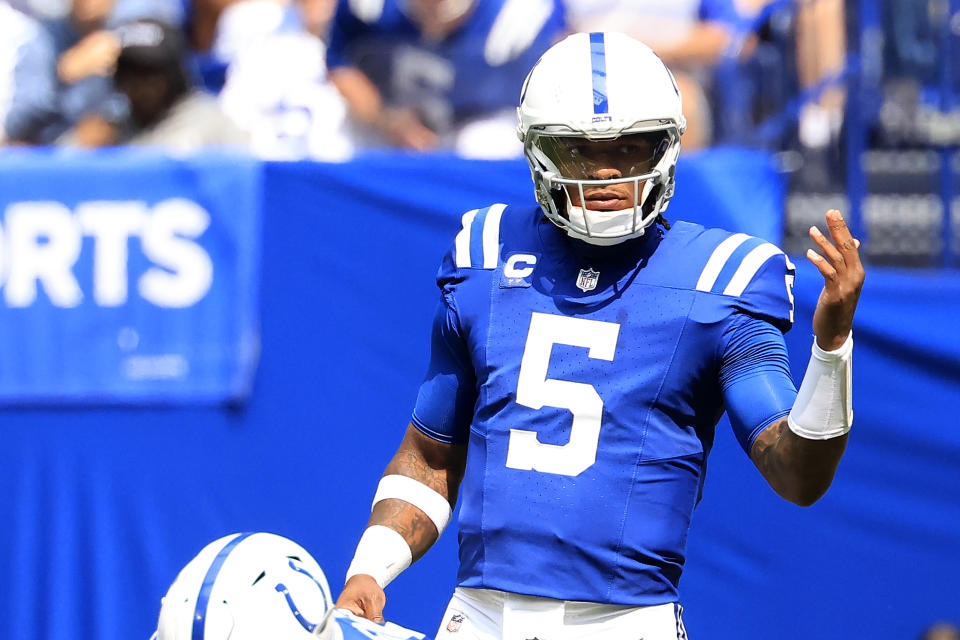 INDIANAPOLIS, INDIANA - SEPTEMBER 08: Anthony Richardson #5 of the Indianapolis Colts prepares to snap the ball against the Houston Texans at Lucas Oil Stadium on September 08, 2024 in Indianapolis, Indiana. (Photo by Justin Casterline/Getty Images)