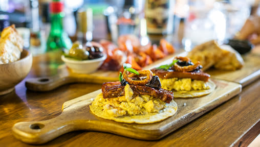 Restaurants and Bars for an Affordable Boozy Brunch in Singapore