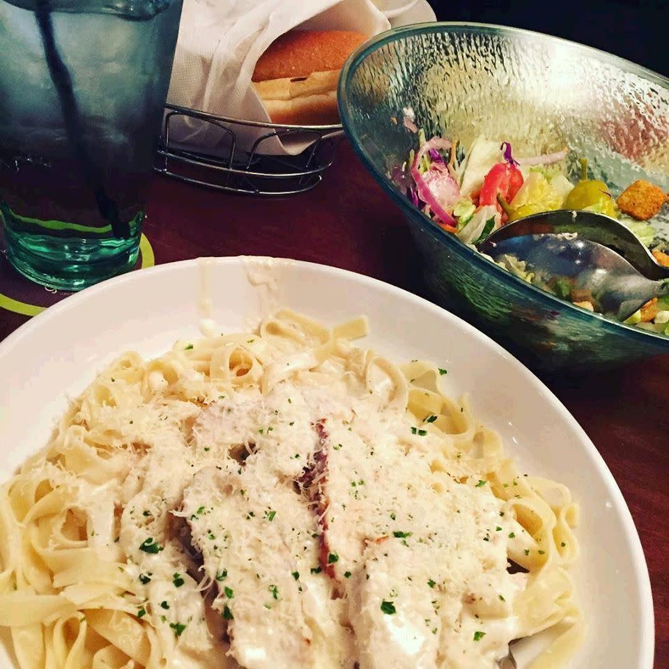 Olive Garden: Chicken Alfredo