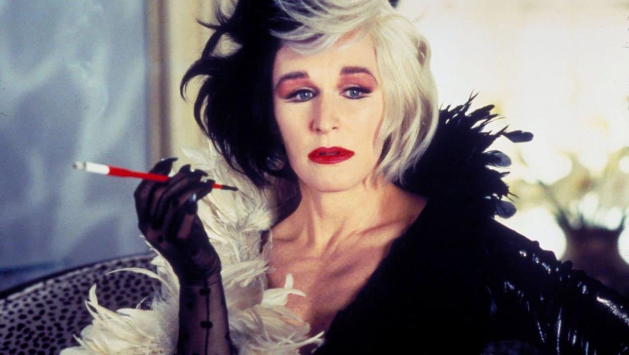 Glenn Close dans le rôle de Cruella, dans le film Les 101 Dalmatiens sorti en 1996. - Walt Disney Pictures