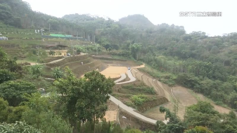 台中太平長龍路四段一處山坡地長期遭到濫墾被水利局盯上。