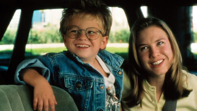 Renée Zellweger junto al pequeño Jonathan Lipnicki