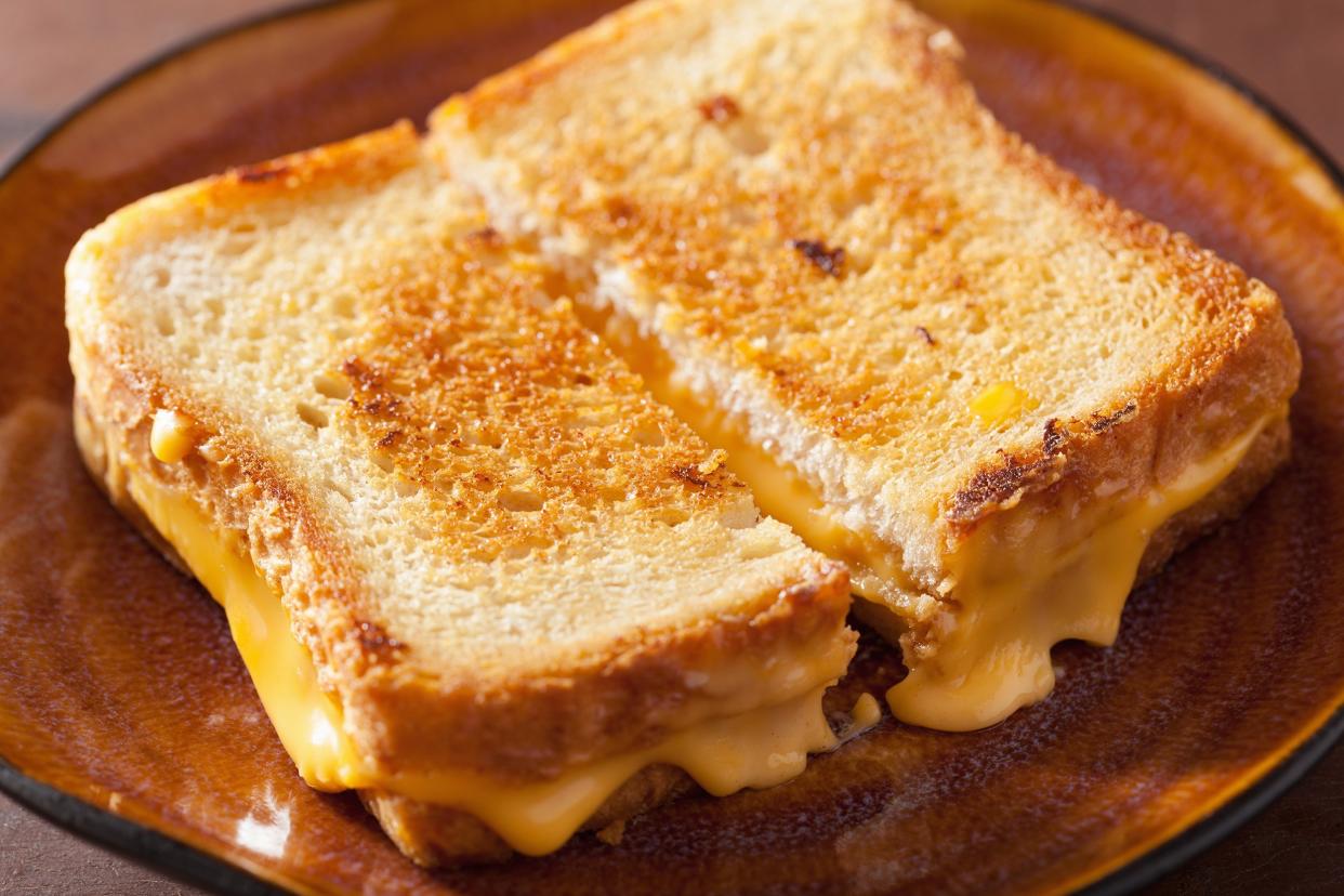 grilled cheese sandwich on plate