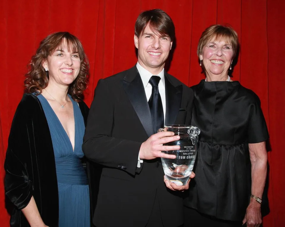 Tom Cruise, con su hermana Lee Anne y su madre Mary en un acto en 2007