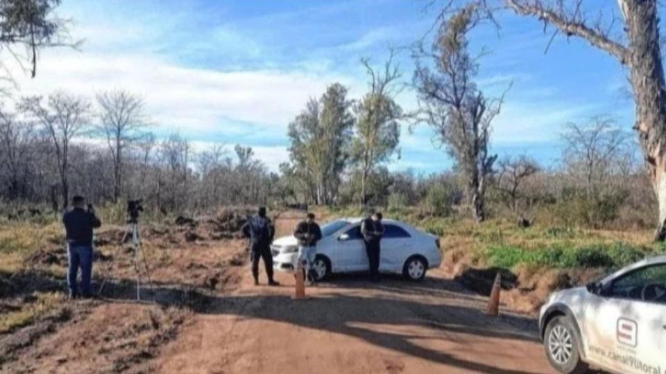 阿根廷警方上月30日在塑膠袋中發現被分屍的身體和雙腿，經確認為月初失蹤的路易西娜。（圖／翻攝自推特）