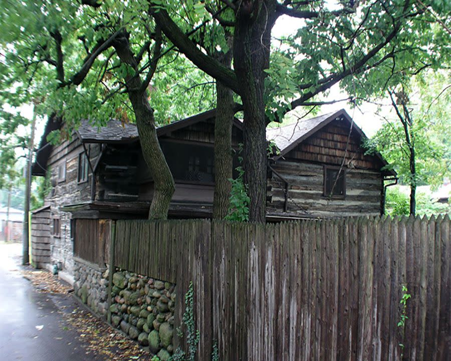 1806 Beers Family Log Cabin located on E Norwich Ave., Columbus, Ohio.