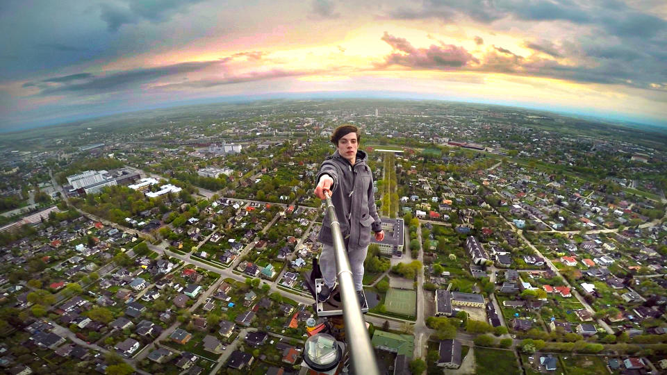 Death-defying selfies