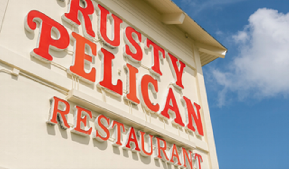 Rusty Pelican, un ícono de Miami, cuenta con una oferta para Miami Spice de un menú de almuerzo y cena de tres platos