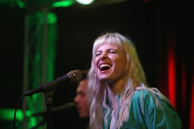 Williams performs at Radio 104.5 Performance Theater in 2017 in Bala Cynwyd, Pennsylvania. (Photo: Bill McCay via Getty Images)