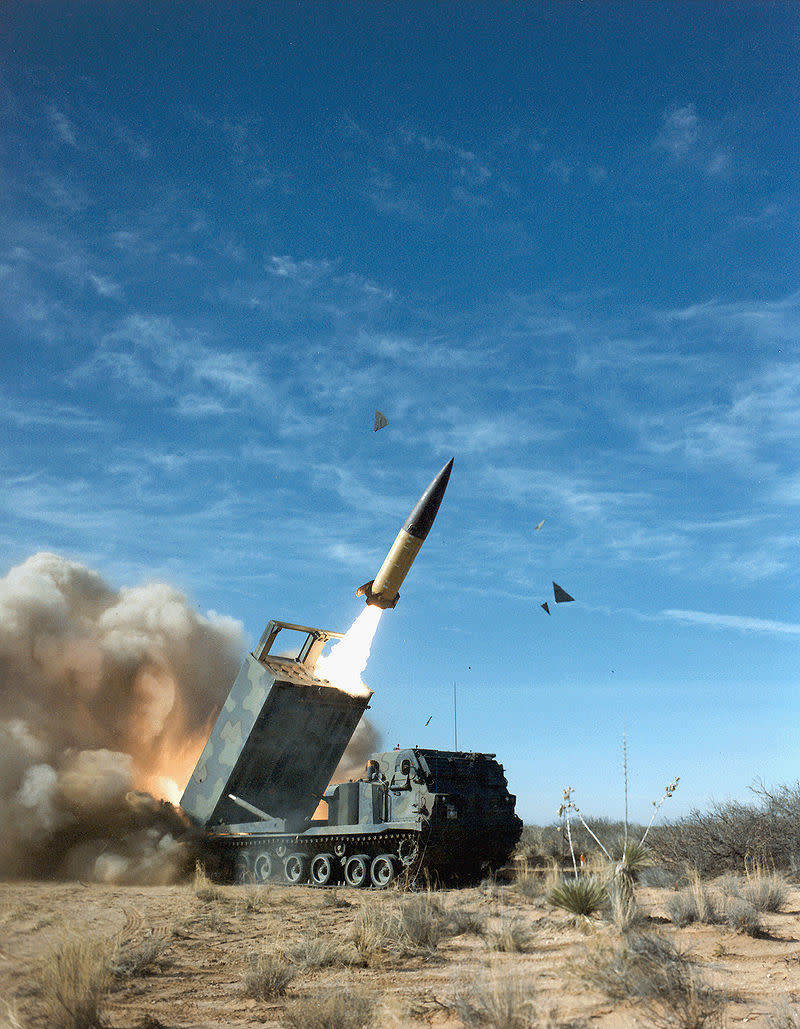 遠程導彈 ATACMS（MGM-140 陸軍戰術飛彈系統），該導彈射程範圍超過280公里。   圖：取自Wikipedia