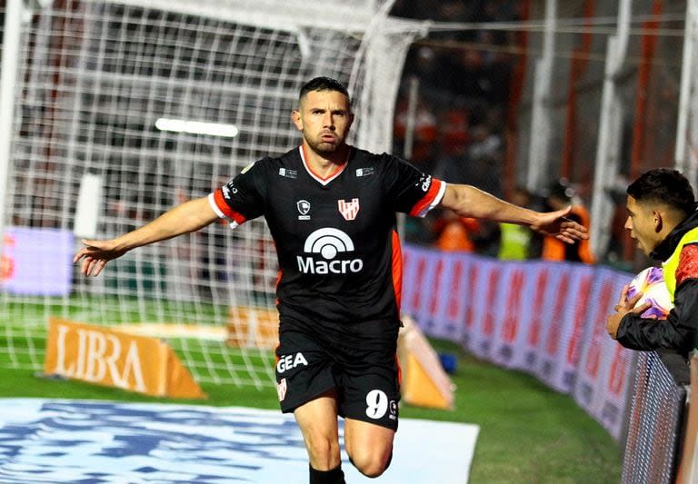 Una sana costumbre de Adrián Martínez, el grito de gol: aquí, en el empate de Instituto ante Racing