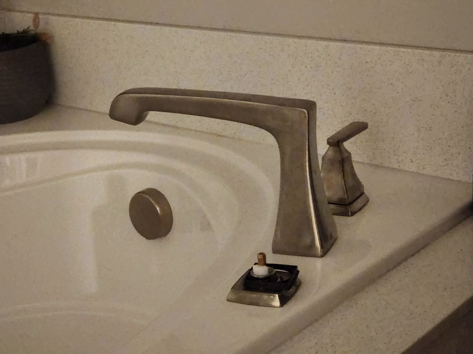 A missing bathtub handle