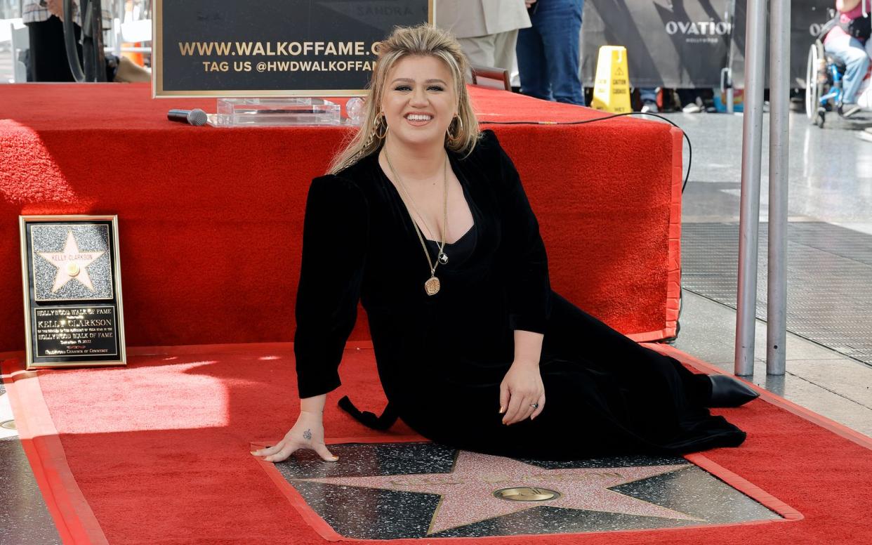 Kelly Clarkson freut sich über einen eigenen Stern auf Hollywoods "Walk of Fame". (Bild: 2022 Getty Images/Kevin Winter)