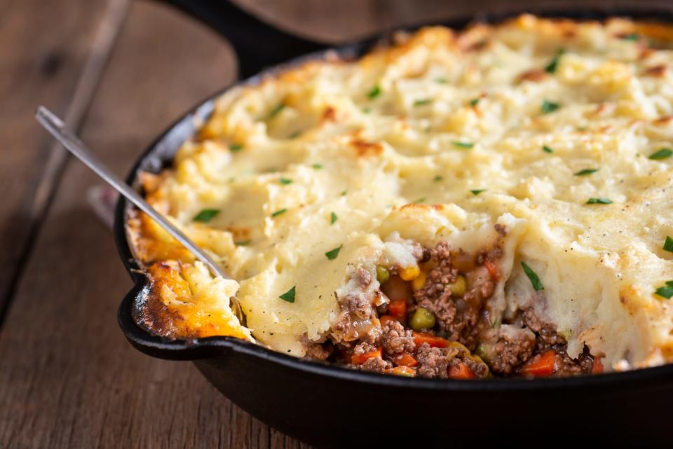 A cast iron skillet of shepherd's pie