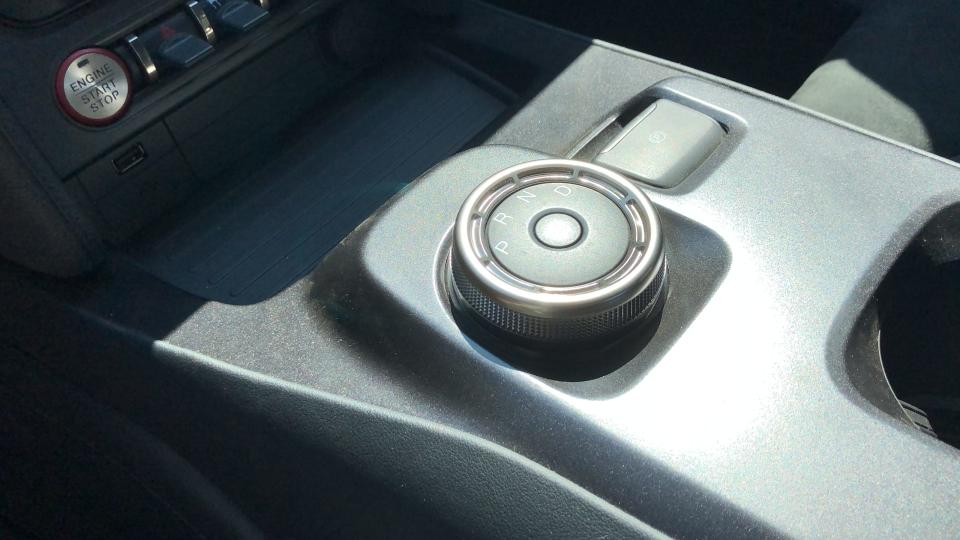 Rotary shifter in the 2020 Mustang Shelby GT500