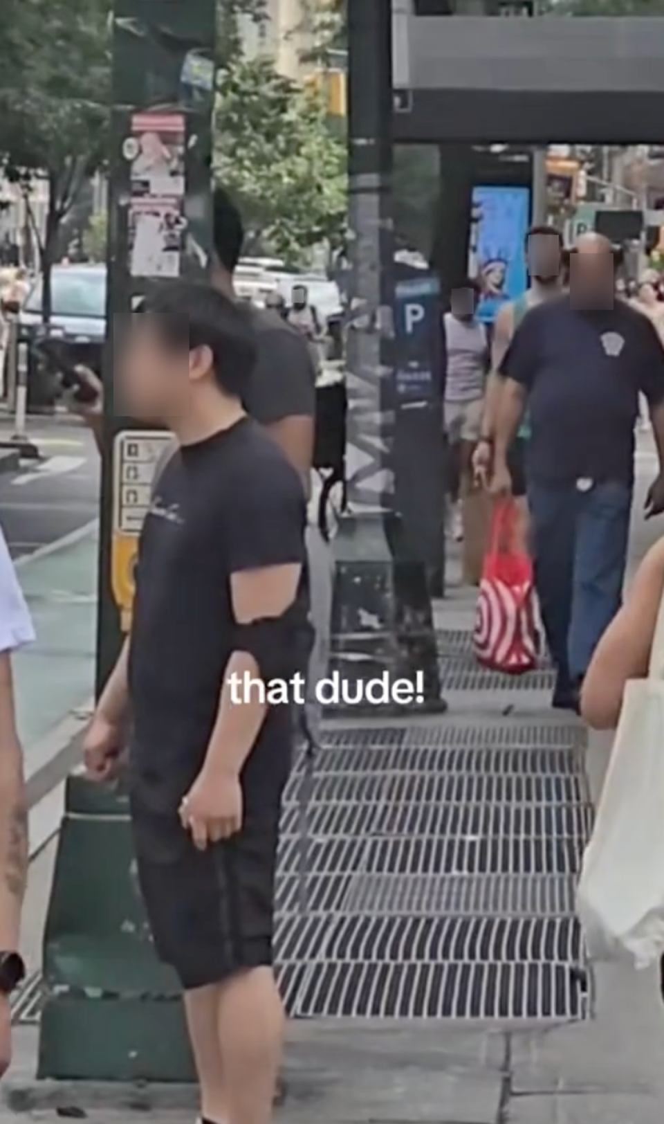 The bothered woman exposed the man who insulted her outfit (TikTok/@step_by__steph)