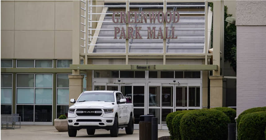 美國印地安納州格林伍德公園購物中心爆發槍擊案。（圖／達志／美聯社）