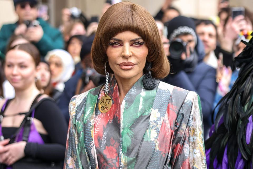 Lisa Rinna Wears Retro Bowl Cut At Paris Fashion Week And Fans React   69d6e4a09f4dfc0ac5ea94d72366be4f