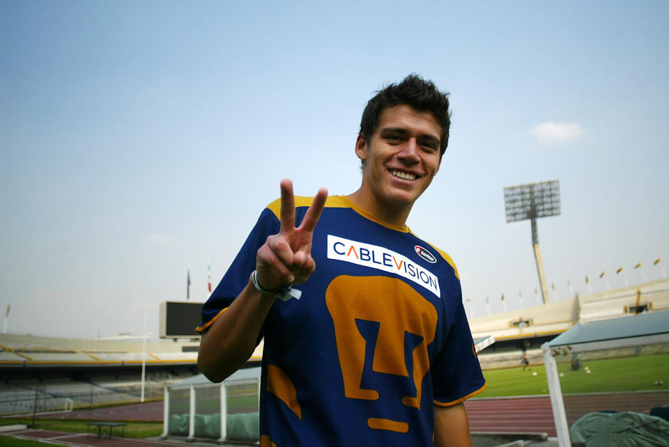 MEXICO CITY, MEXICO - DECEMBER 04: Pumas' Hector Moreno during their training sesion at the Olympic Stadium on December 4, 2007 in Mexico City, Mexico (Photo by Juan Villa/Jam Media/LatinContent via Getty Images) 