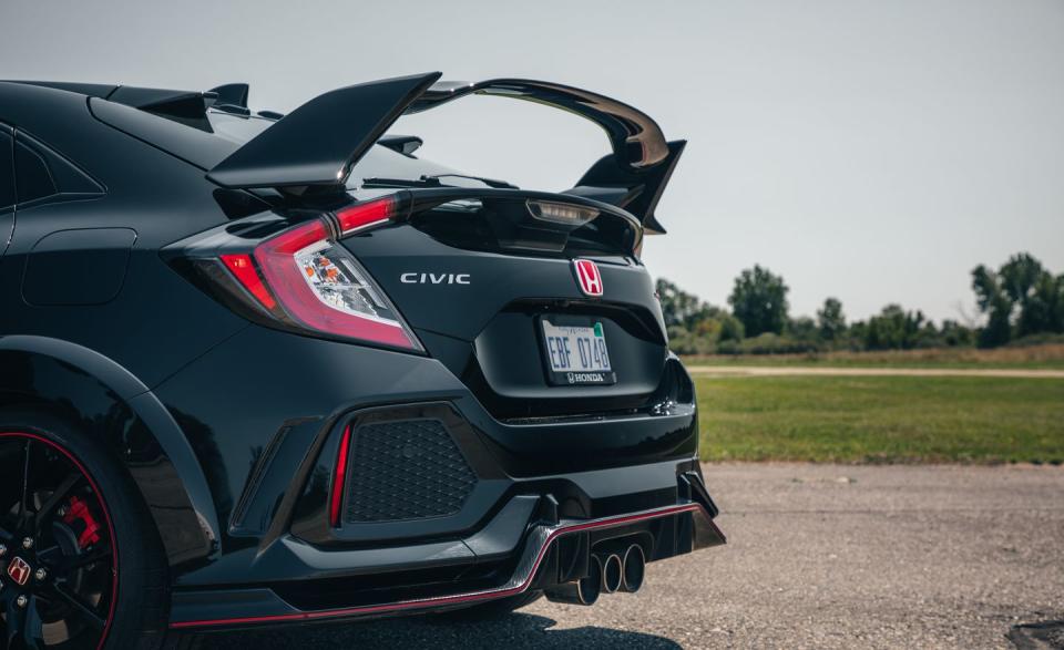 View Photos of the 2019 Honda Civic Type R and 2019 Volkswagen Golf R