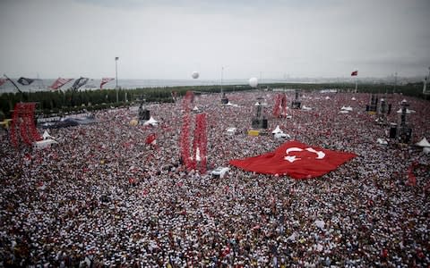 A vast crowd gathered for the opposition's final rally before Sunday's elections - Credit: Kostas Tsironis/Bloomberg