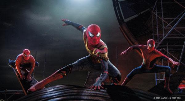 Tobey Maguire, Tom Holland y Andrew Garfield como los Spiderman en 'No Way Home'