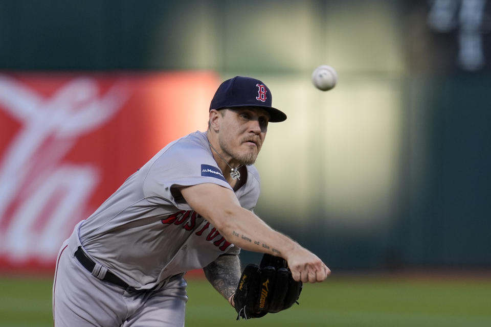 Boston Red Sox pitcher Tanner Houck throws to an Oakland Athletics batter during the first inning of a baseball game Monday, April 1, 2024, in Oakland, Calif. (AP Photo/Godofredo A. Vásquez)