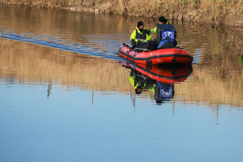 Police continue to search River Wyre for Nicola Bulley who is currently missing in Lancashire