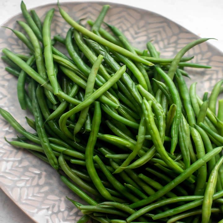 Green beans on a platter.