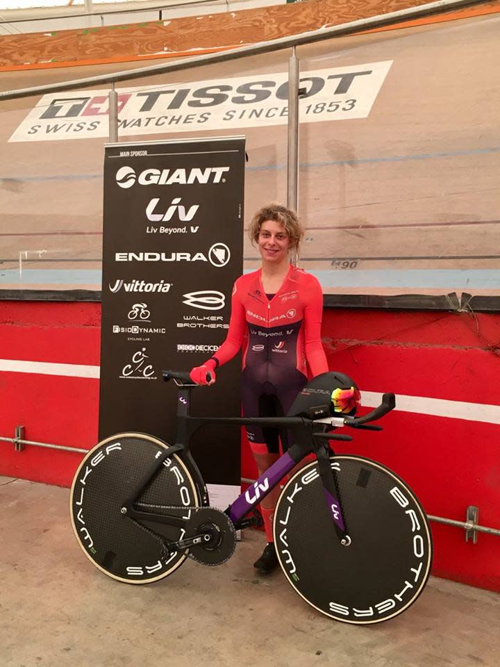 La ciclista italiana Vittoria Bussi, en el velódromo de Aguascalientes, antes de intentar el récord de la hora femenina en esta ciudad mexicana. / Foto: Velódromo de Aguascalientes (Facebook)