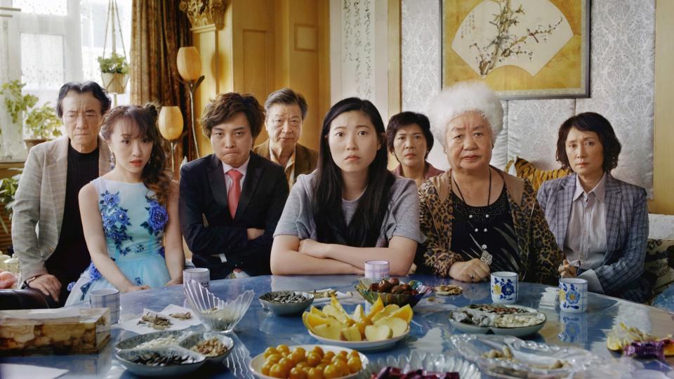 Yongbo Jiang, Aoi Mizuhara, Han Chen, Tzi Ma, Awkwafina, Xiang Li, Hong Lu, and Diana Lin in The Farewell.