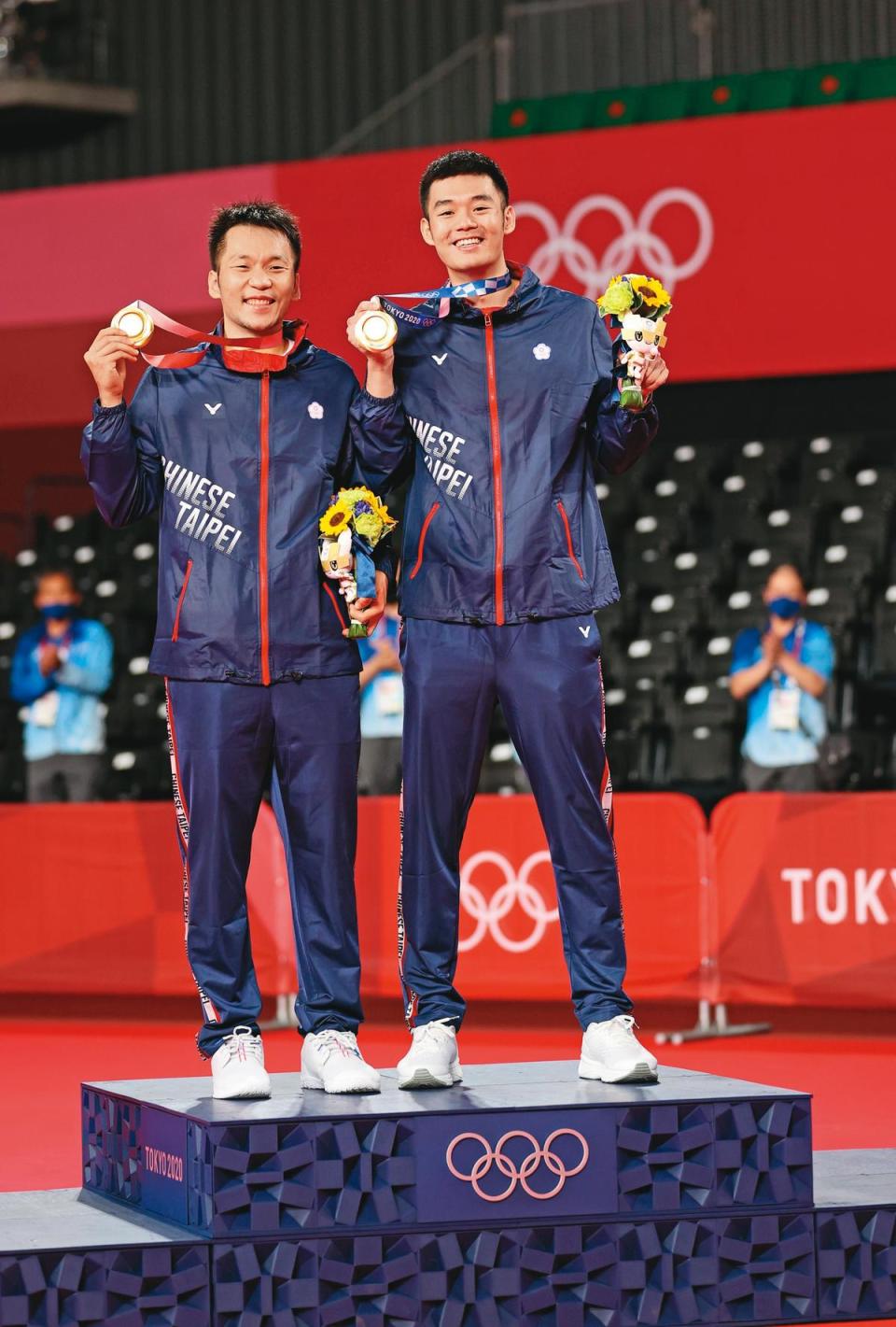 麟洋配在東奧勇奪羽球男雙金牌，成為家喻戶曉的「台灣聖筊」。（體育署提供）