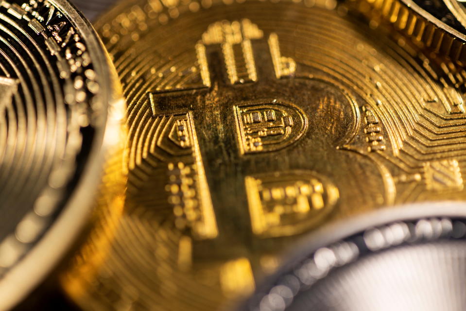 La représentation de la crypto-monnaie Bitcoin est visible sur cette illustration prise le 29 novembre 2021. REUTERS/Dado Ruvic/Illustration