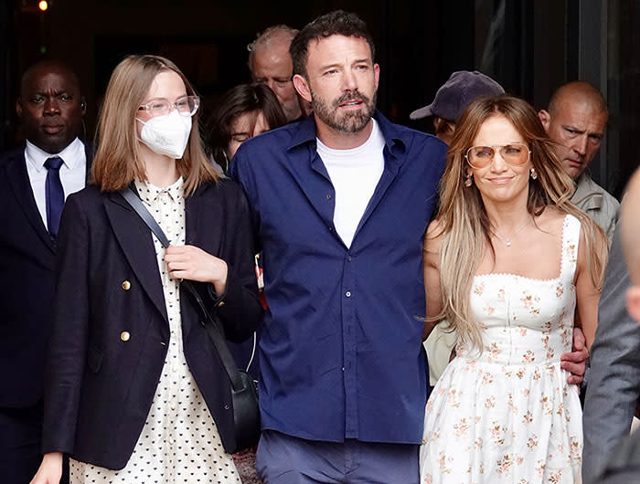 Ben Affleck con su mujer Jennifer Lopez y su hija Violet