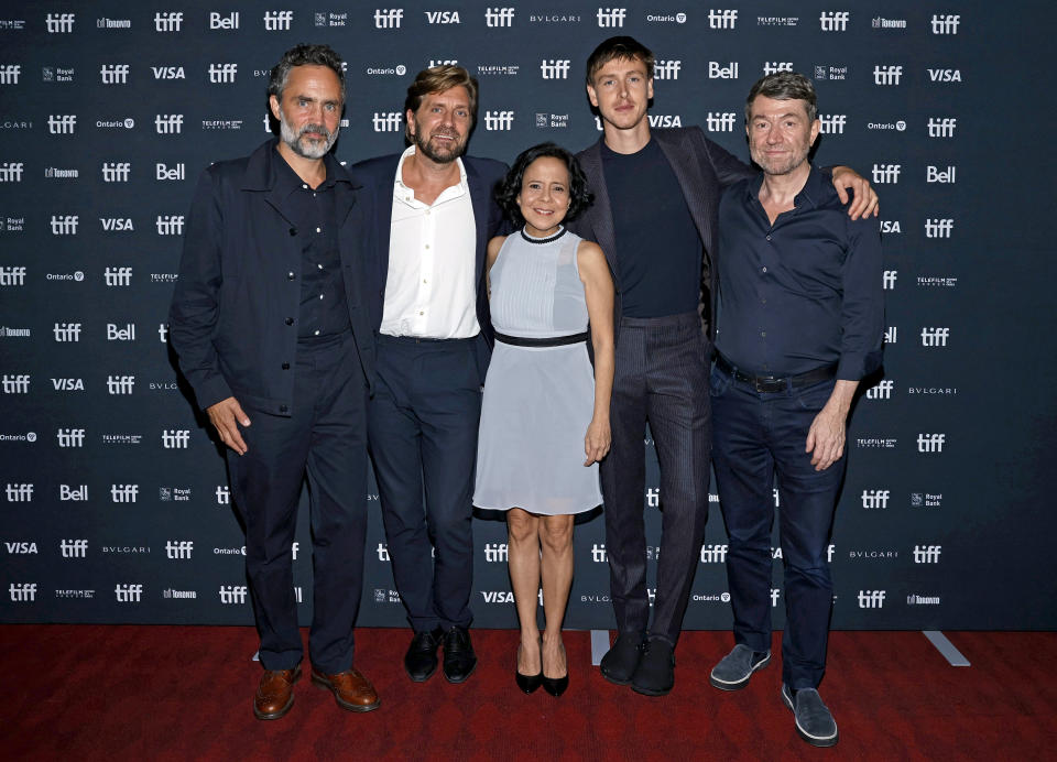 From left: Erik Hemmendorff, Ruben Östlund, Dolly De Leon, Harris Dickinson, and Philippe Bober at the TIFF premiere of <em>Triangle of Sadness</em> in September 2022. (Photo by Jemal Countess/Getty Images)