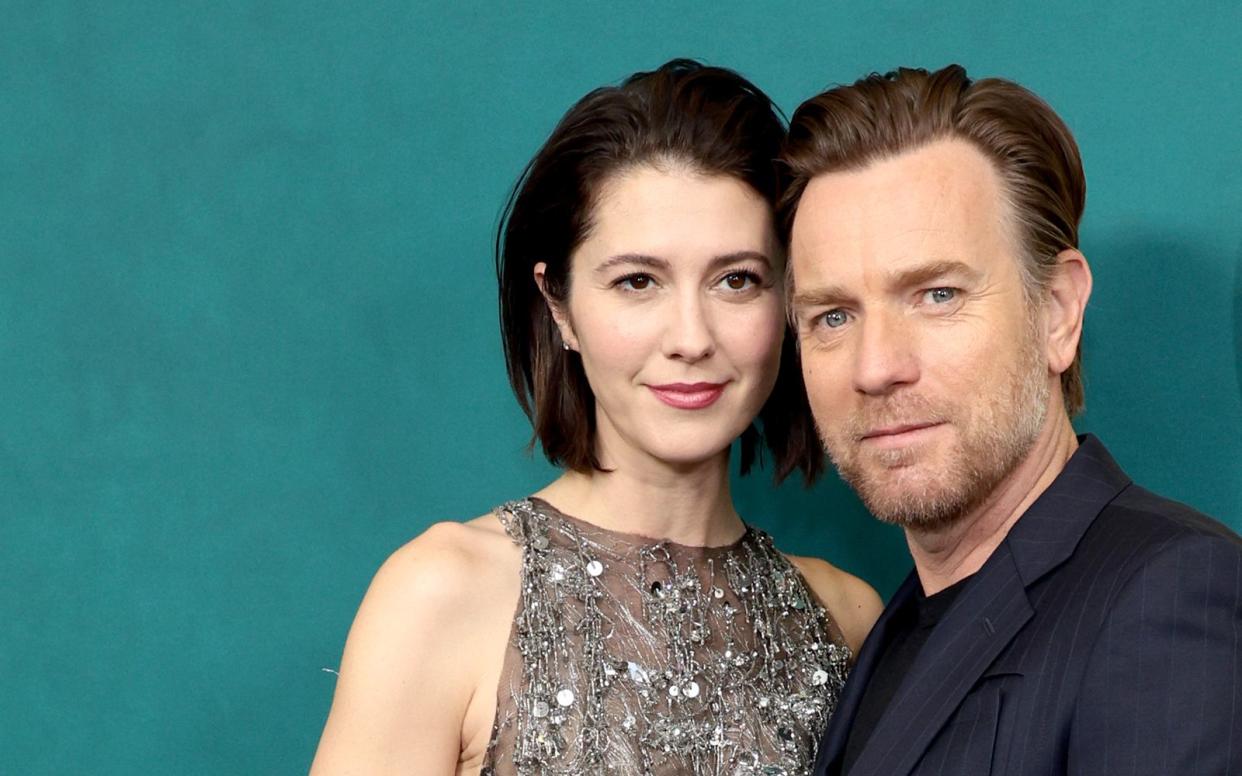 Mary Elizabeth Winstead und Ewan McGregor lernten sich einst am "Fargo"-Set kennen und lieben. Jetzt sagten sie für ein neues gemeinsames Projekt zu. (Bild: 2024 Getty Images/Dimitrios Kambouris)