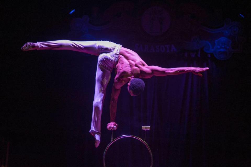 Lifelong circus artist and Cuban native Ricardo Sosa will bring his hand balance and contortion act to the 2022 Summer Circus Spectacular at the Historic Asolo Theatre in Sarasota.