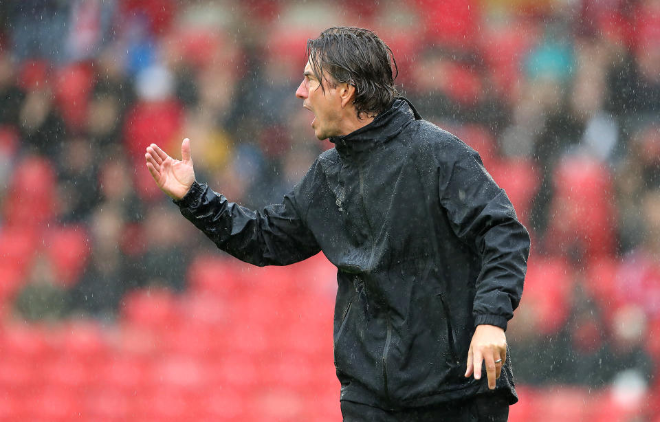 Brentford manager Thomas Frank gestures on the touchline. (Credit: Getty Images)