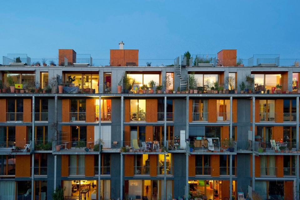 Homes built to Passivhaus standard in the Vauban quarter in Freiburg im Breisgau, Germany (Alamy Stock Photo)